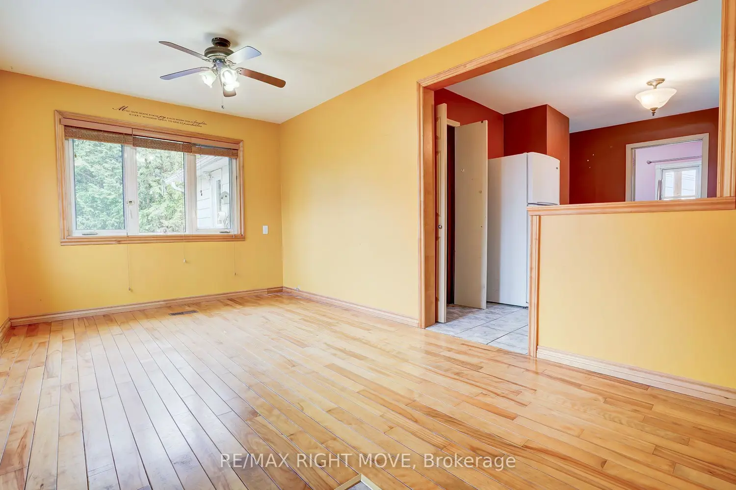 3391 Armand Avenue photo 4