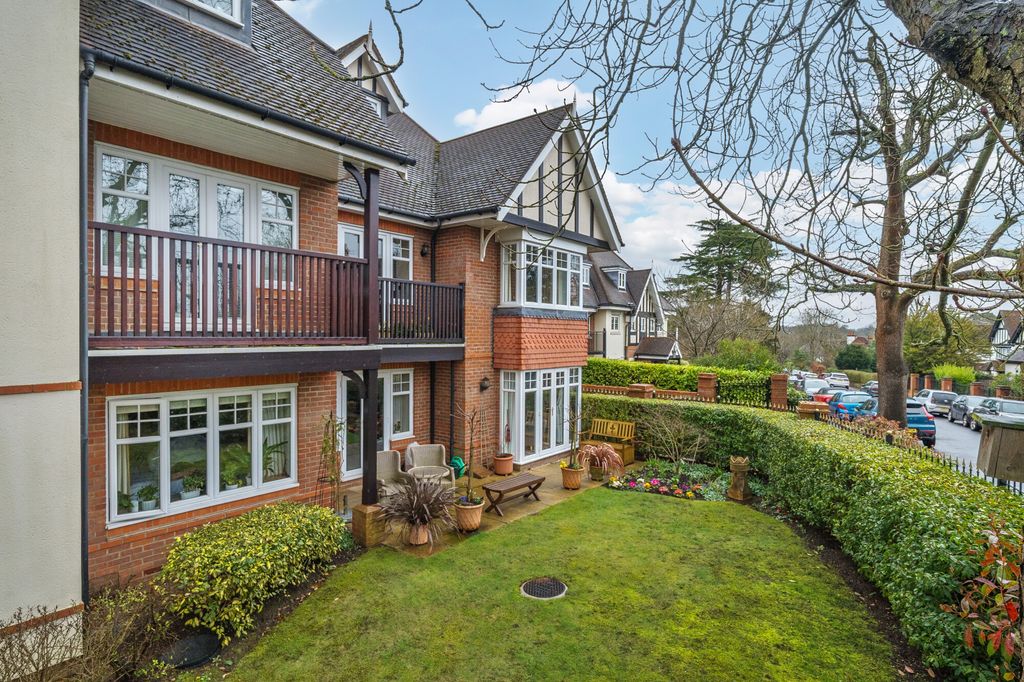 Additional image 2 of 3 bed flat for saleHeritage Gate, Gerrards Cross SL9