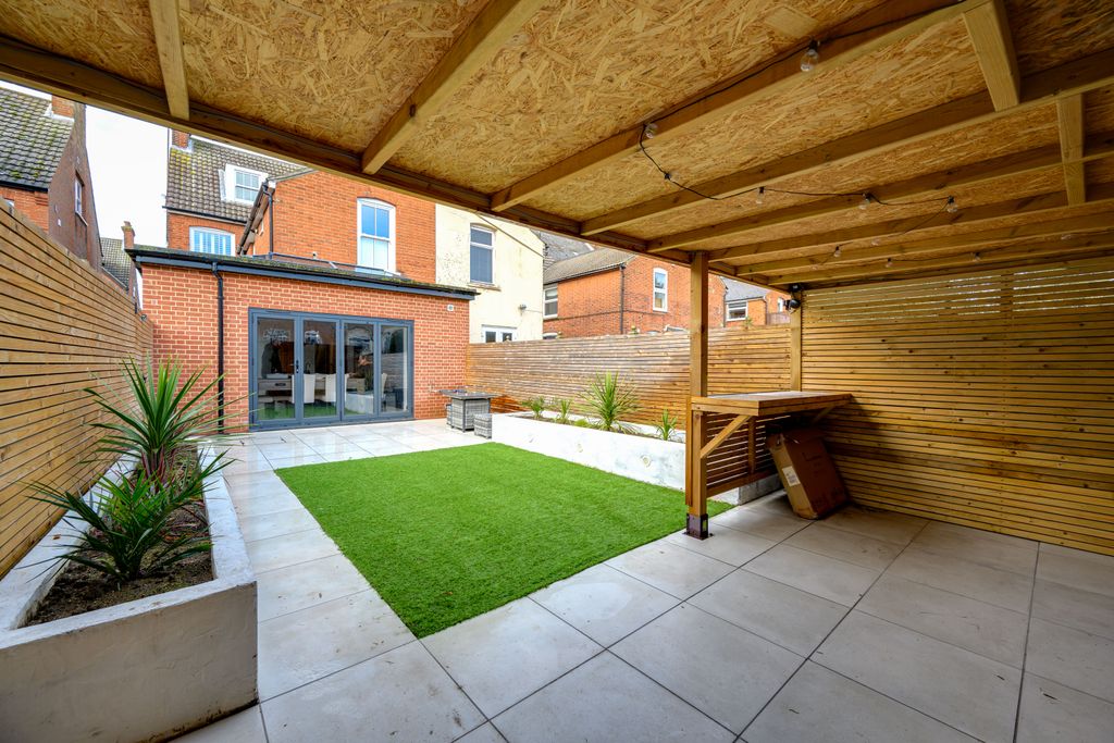 Additional image 3 of 5 bed end terrace house for saleRanelagh Road, Felixstowe IP11