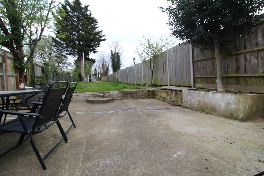 Additional image 8 of 4 bed detached house for saleNapier Road, Gillingham ME7
