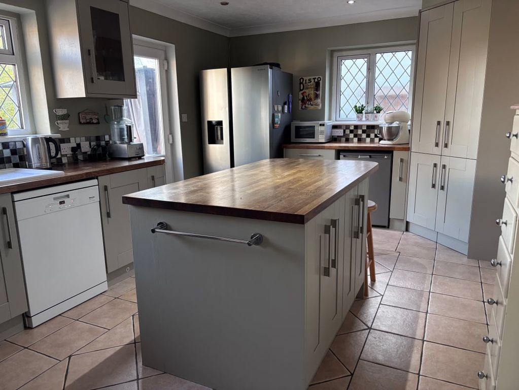 Additional image 5 of 4 bed detached bungalow for saleLower Higham Road, Gravesend DA12