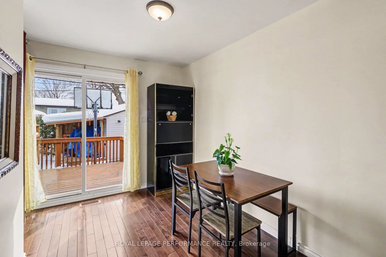788 Dickens Avenue