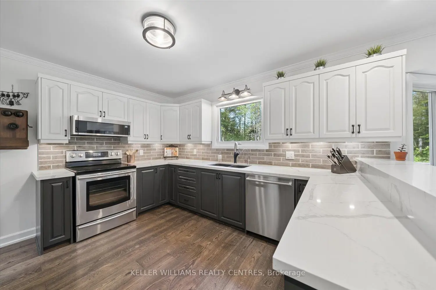 48 Deer Lane photo 3