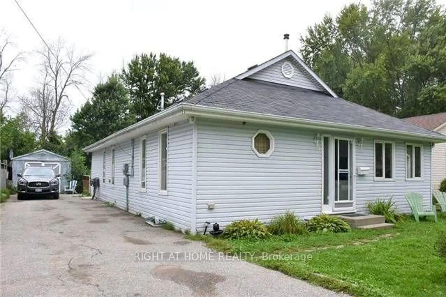 230 Bayview Avenue photo 2