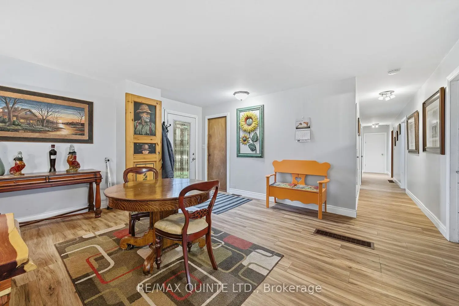 1809 Victoria Road photo 3