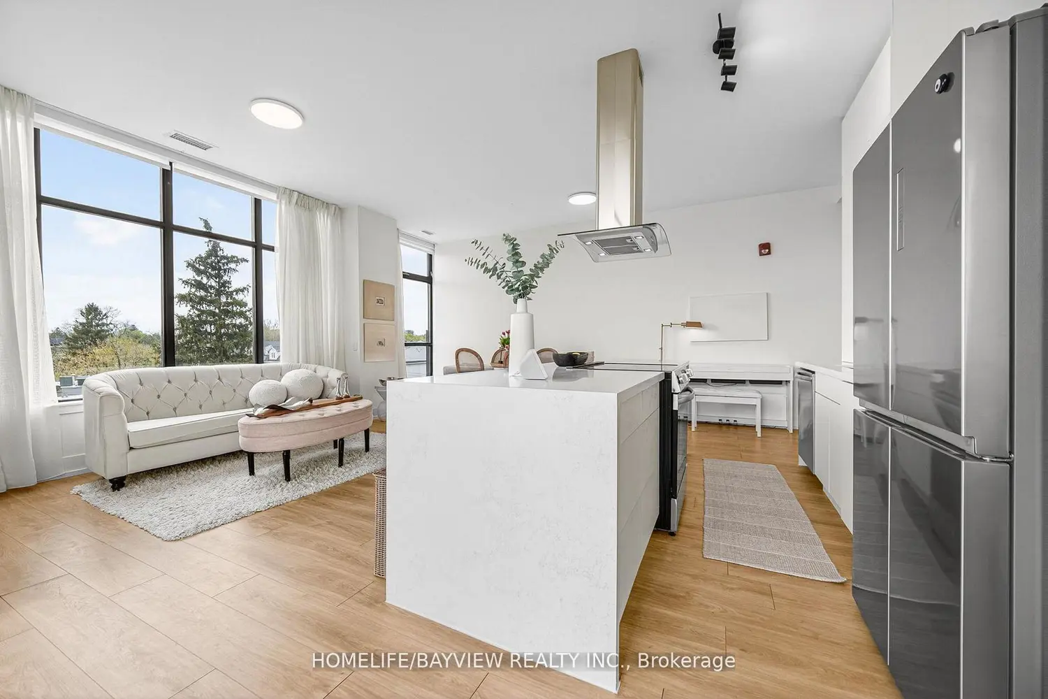 10376 Yonge Street 405 photo 4