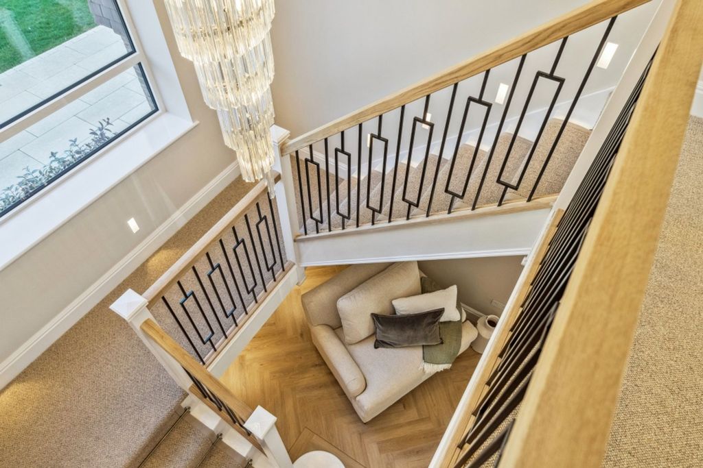Additional image 13 of 6 bed detached house for saleHedgerley Lane, Gerrards Cross SL9