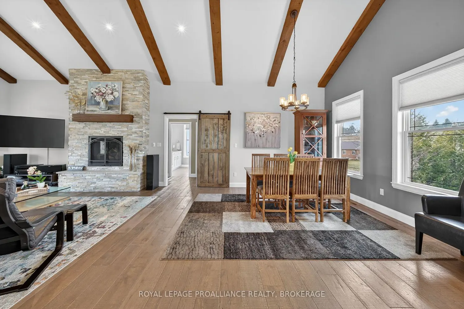 89 Gentlebreeze Drive photo 3