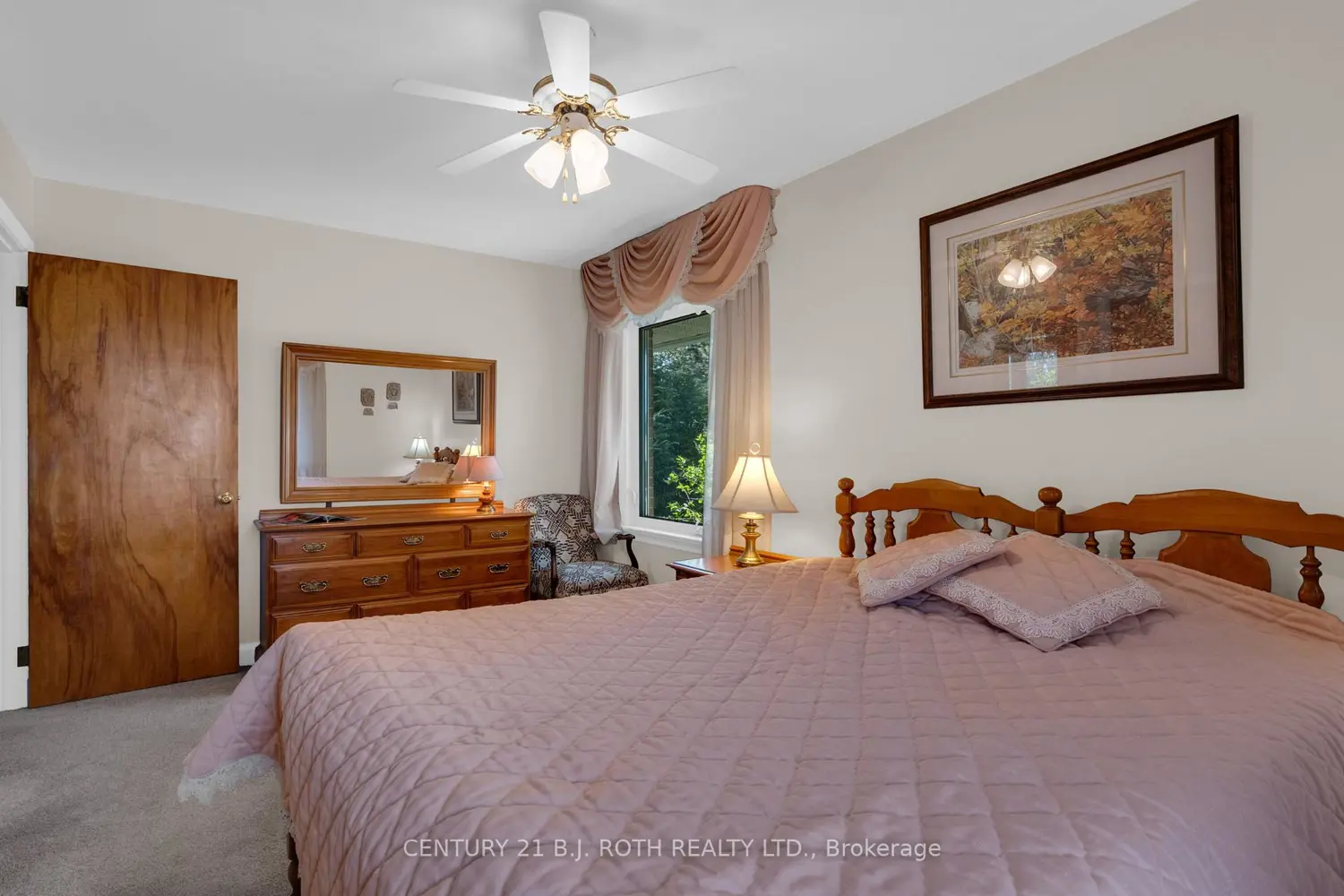 2165 Victoria Street photo 5