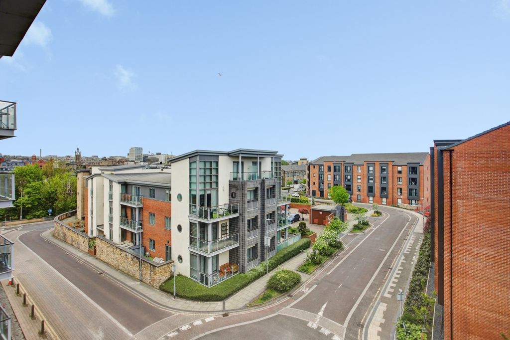 Additional image 2 of 2 bed flat for saleWorsdell Drive, Gateshead NE8