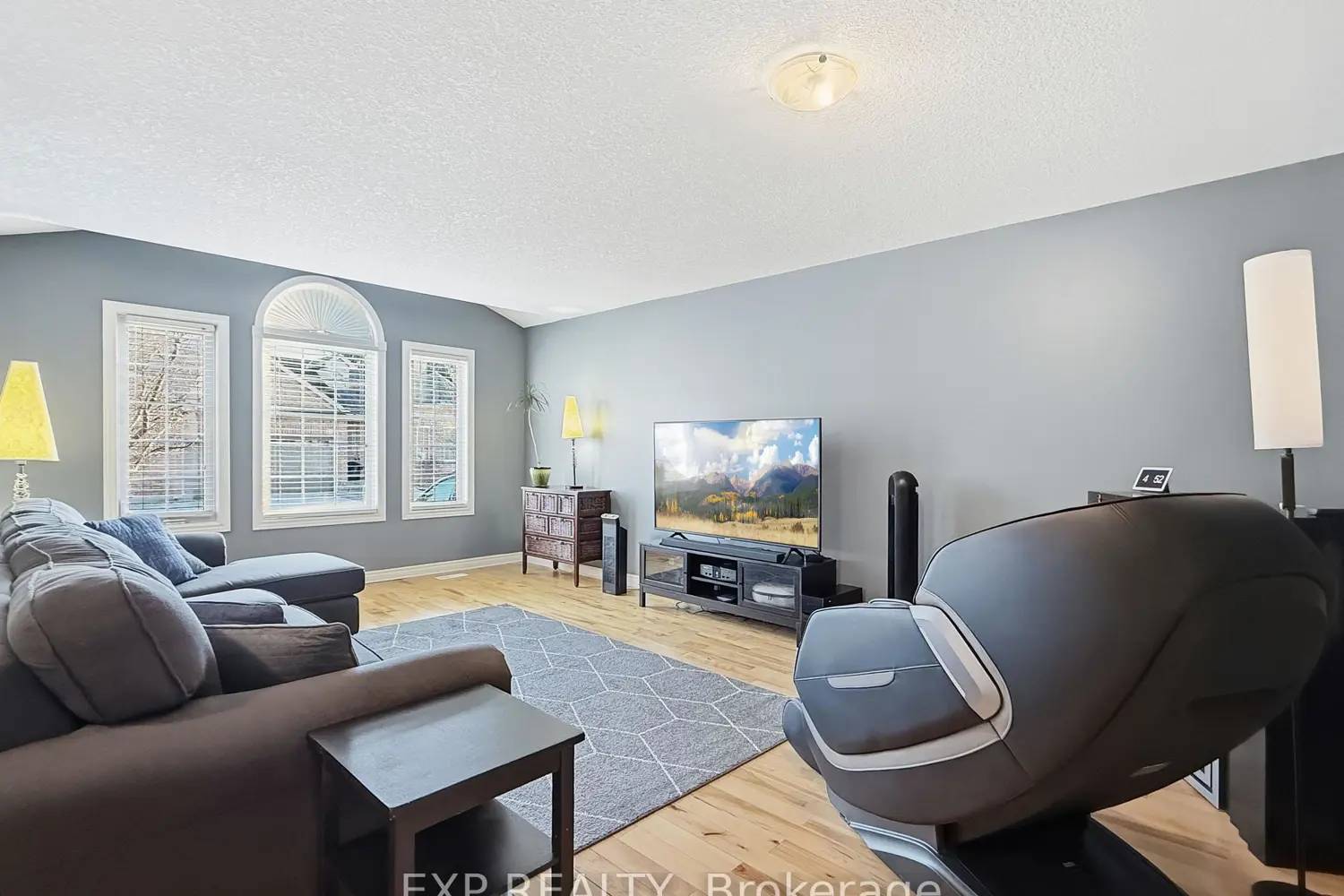 638 Wharncliffe Road 7 photo 4