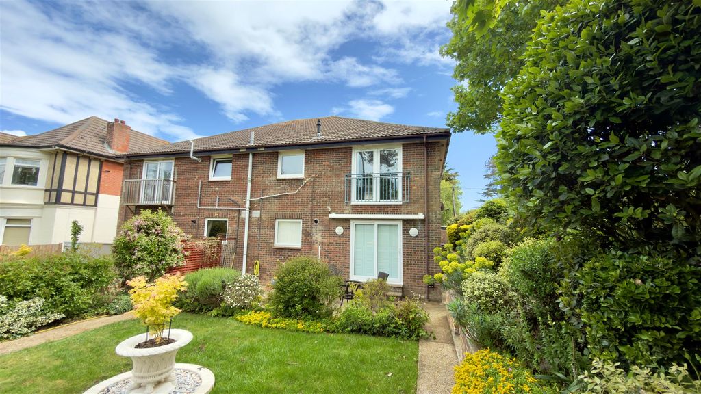 Additional image 12 of 2 bed flat for saleFreshwater, Isle Of Wight PO40