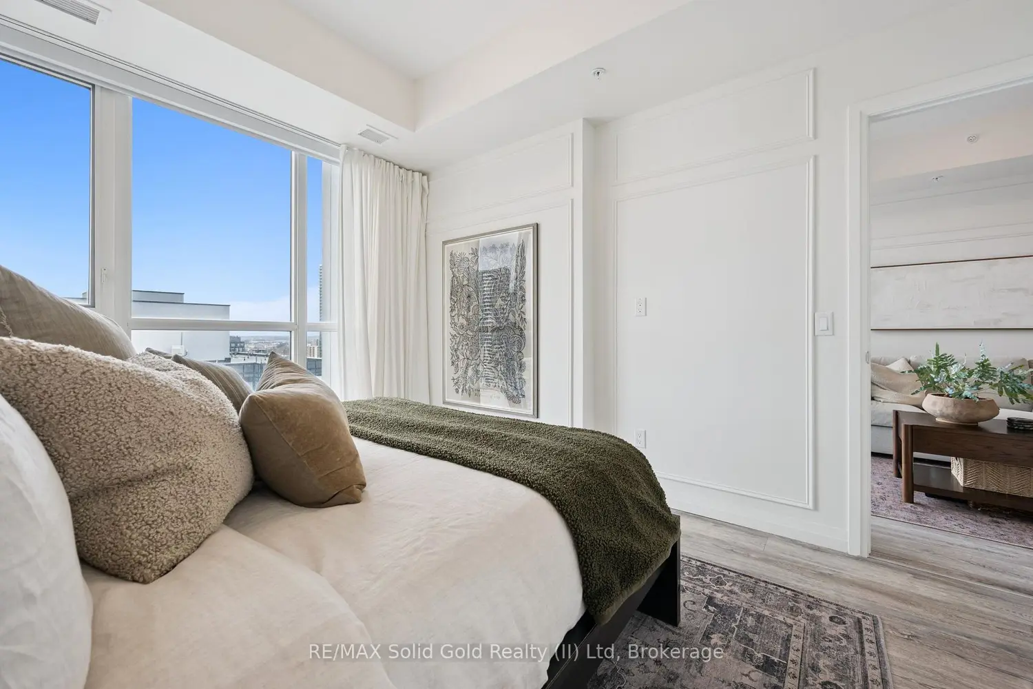 108 Garment Street 2512 photo 5