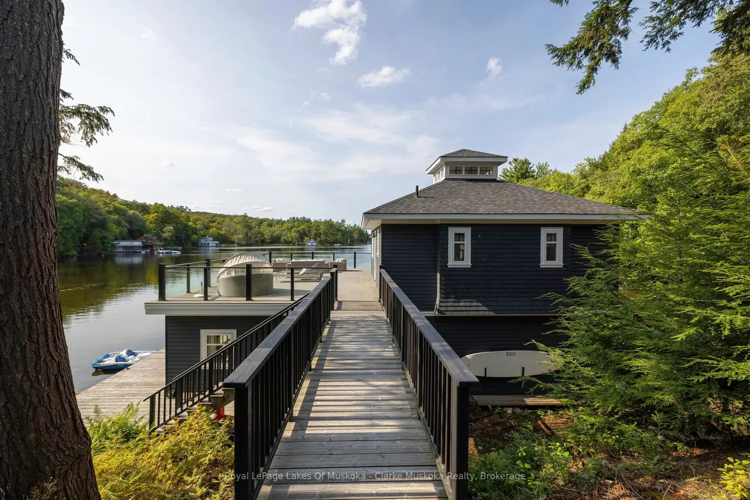 1079 Trillium Road photo 4