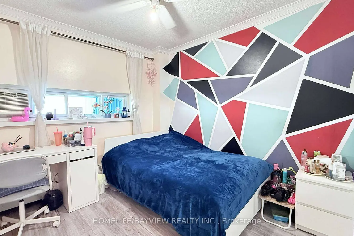 Additional image 9 of 4645 Jane Street 909