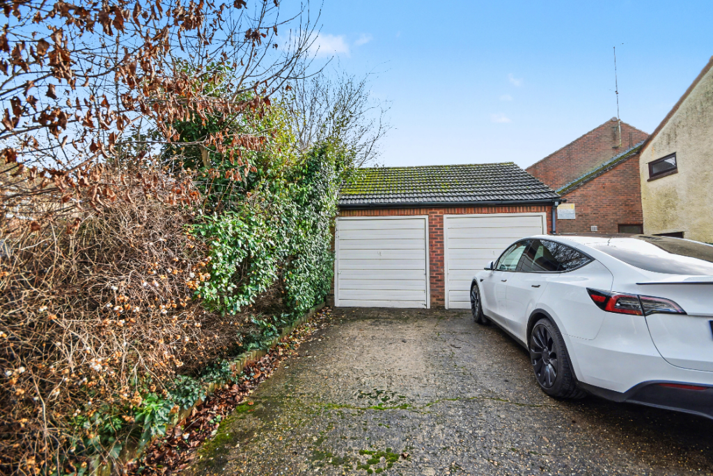 Additional image 14 of 2 bed bungalow for saleStratford Court, Avon Road, Farnham GU9