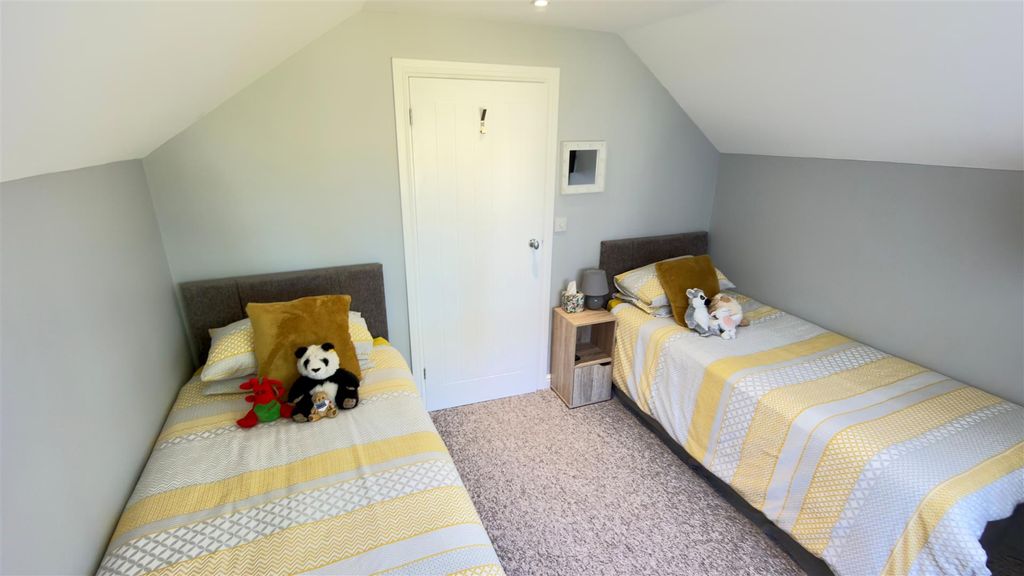 Additional image 39 of 5 bed chalet for saleFreshwater Bay, Isle Of Wight PO40