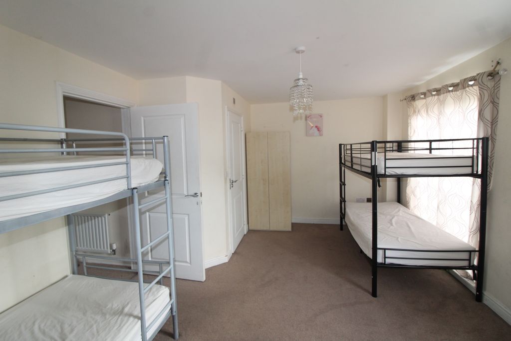 Additional image 14 of 4 bed town house for saleSlade Green Road, Erith DA8