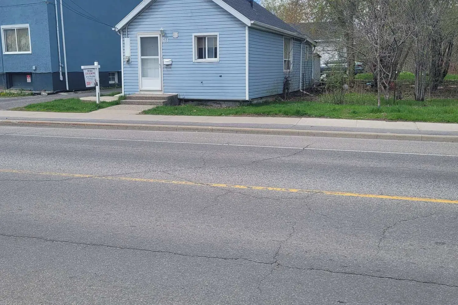 688 Montreal Street photo 3