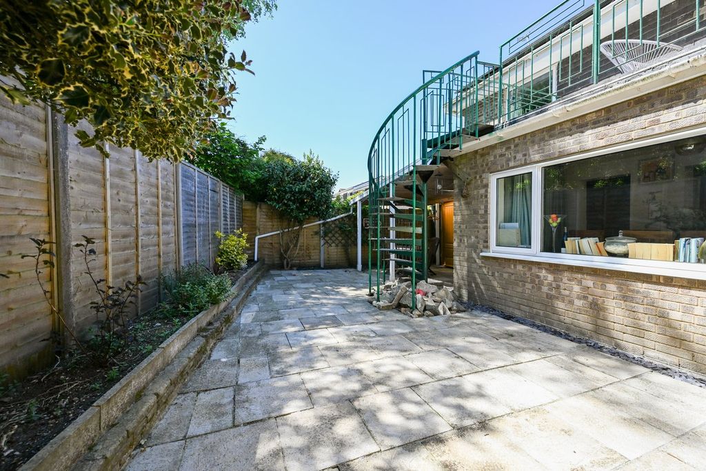 Additional image 3 of 3 bed semi-detached house for saleOaklands Close, Fordingbridge SP6