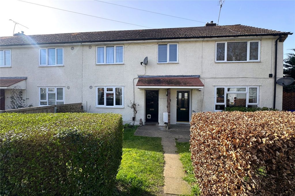 3 bed maisonette for saleWillow Crescent, Farnborough, Hampshire GU14