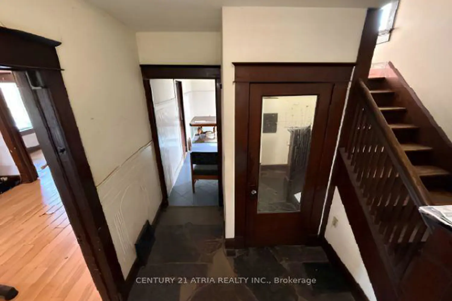 377 Guelph Street photo 3