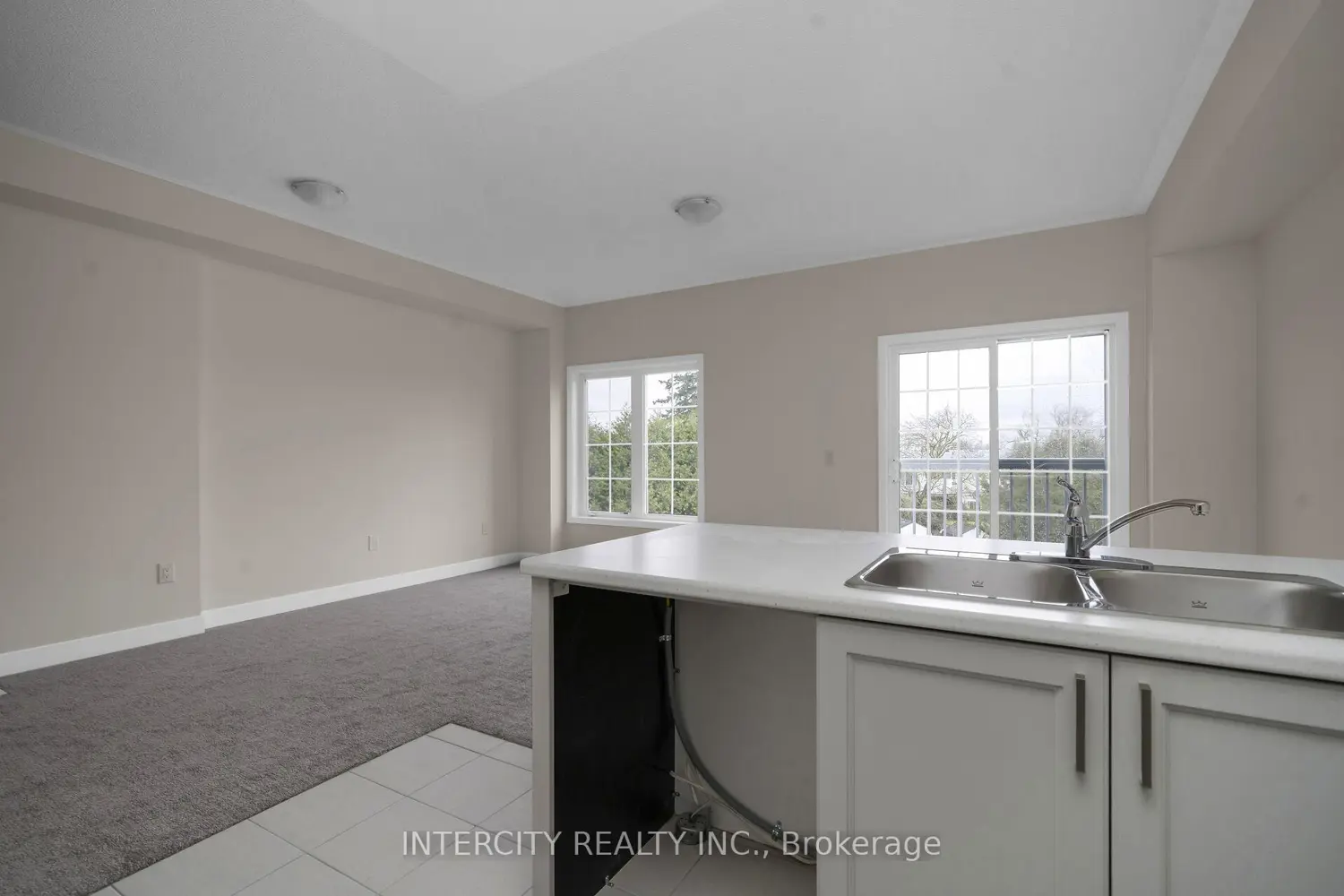 Additional image 9 of 100 Walden Drive Blk 7 Unit 3