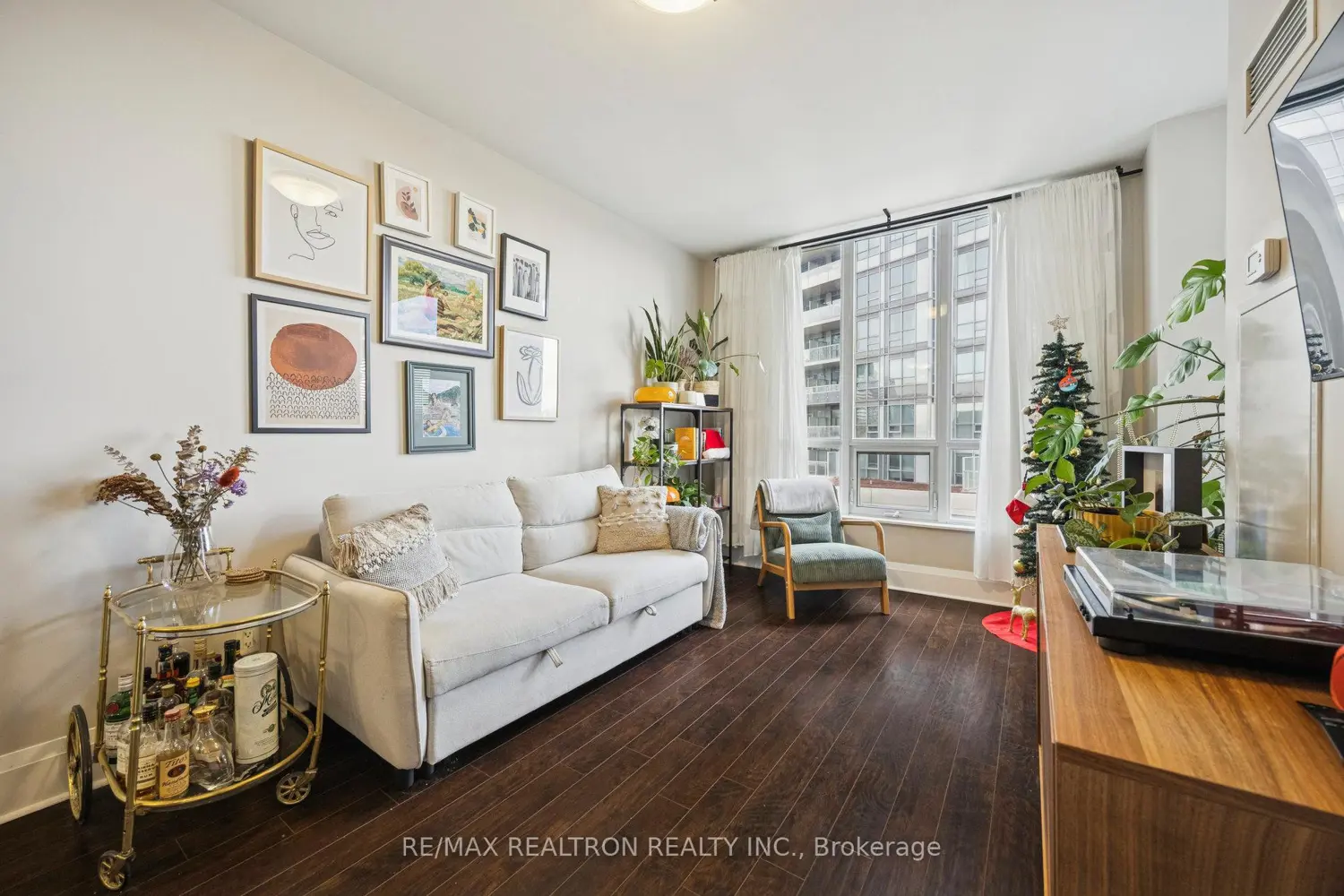 Additional image 8 of 100 Harrison Garden Boulevard 323