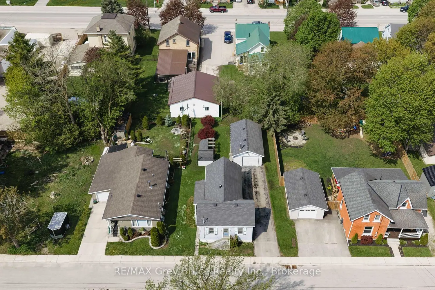 236 2Nd Avenue photo 4