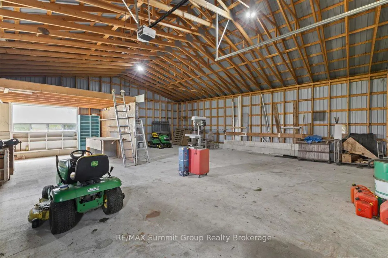 Additional image 16 of 225518 Southgate Road 22