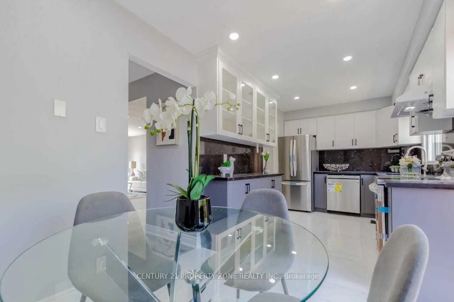 8 Norbrook Crescent