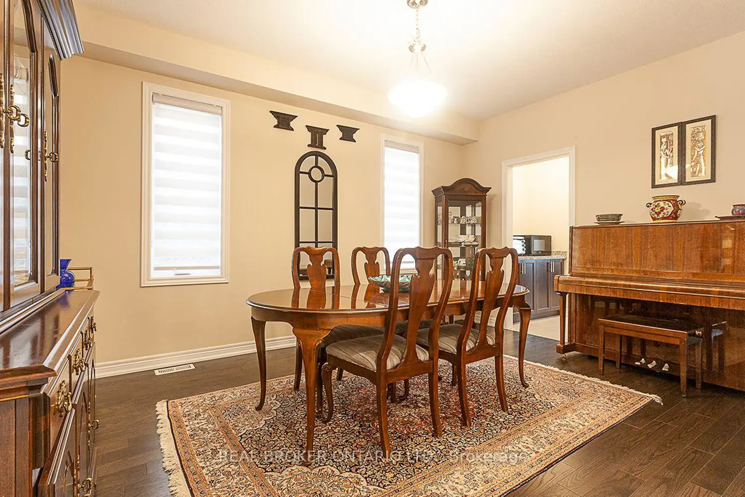60 Morrison Drive photo 2