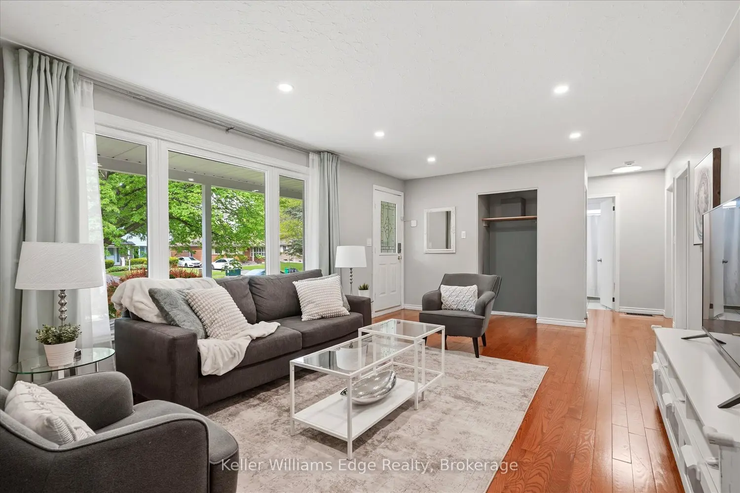 48 Winding Way photo 3