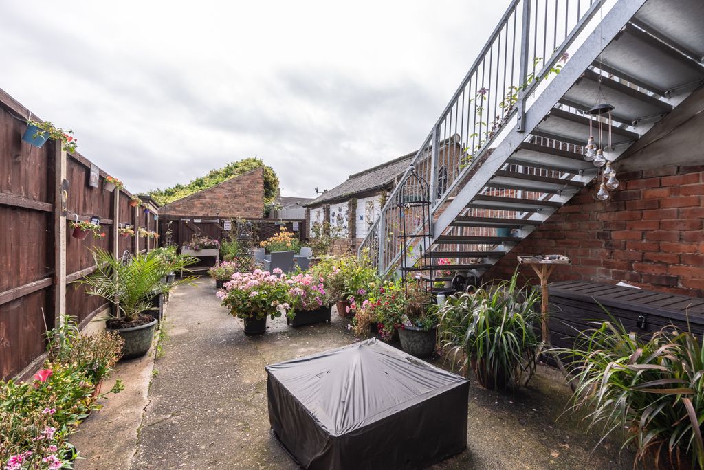 Additional image 22 of 1 bed flat for saleWelholme Road, Grimsby DN32