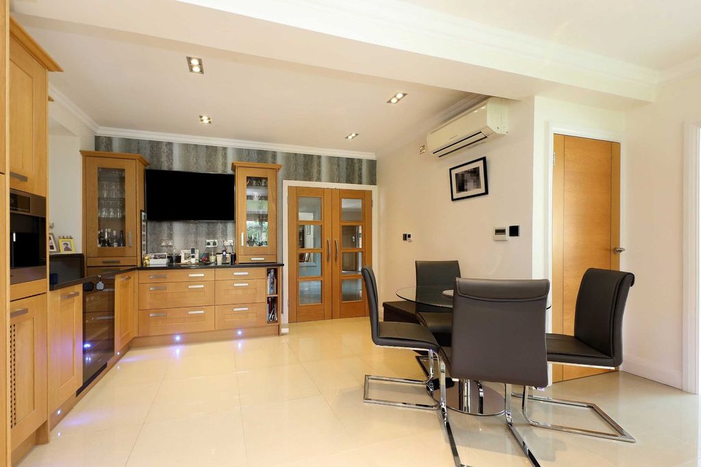 Additional image 11 of 7 bed detached house for saleVicarage Way, Gerrards Cross, Buckinghamshire SL9