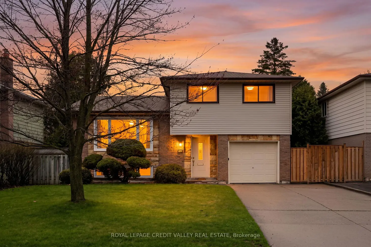 20 Willis Drive photo 2