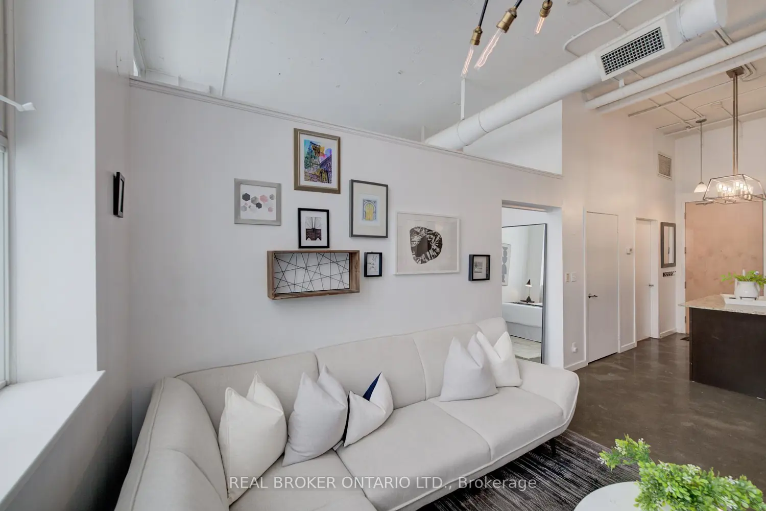 410 King Street 126 photo 3