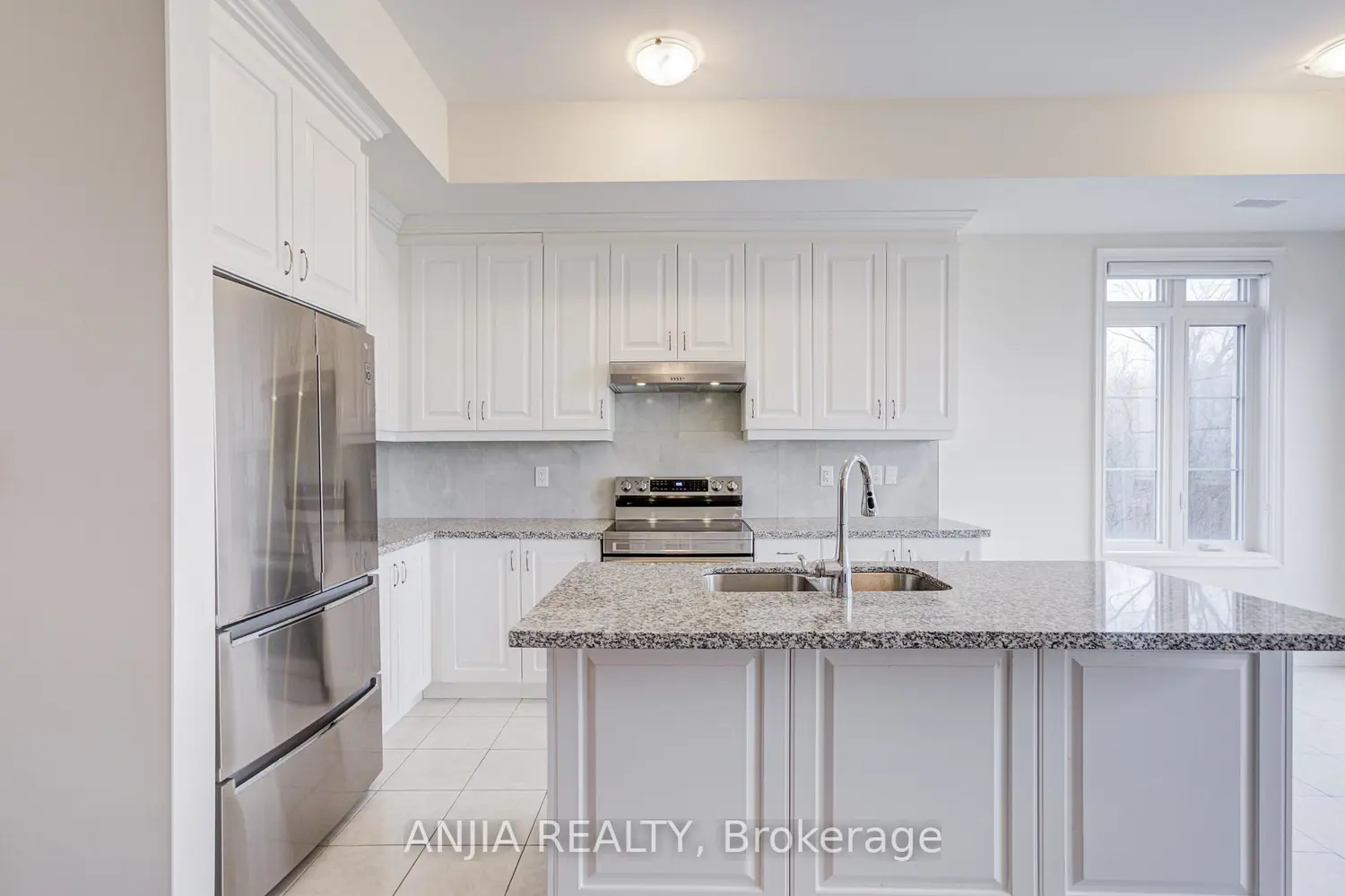Additional image 8 of 329 Swan Park Road