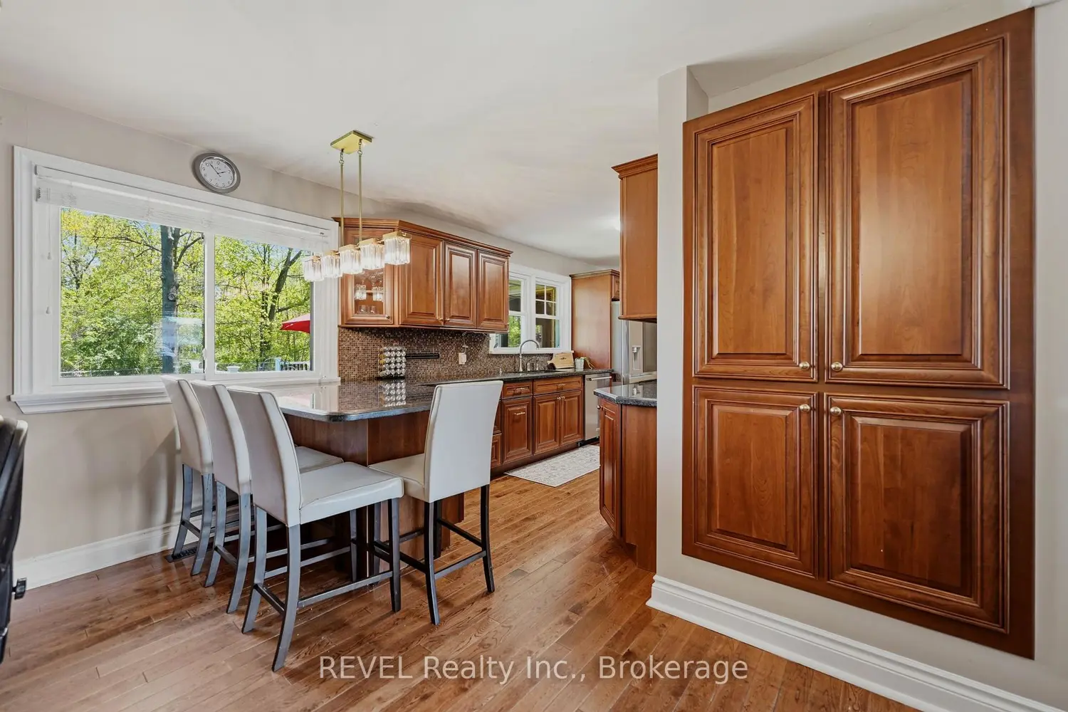 Additional image 6 of 7484 Merritt Avenue