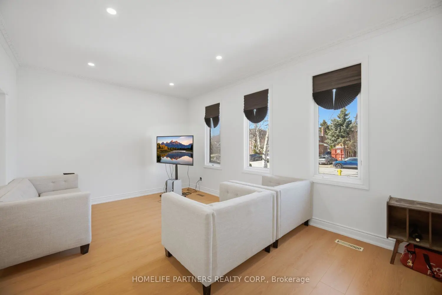 27 Marconi Avenue photo 4
