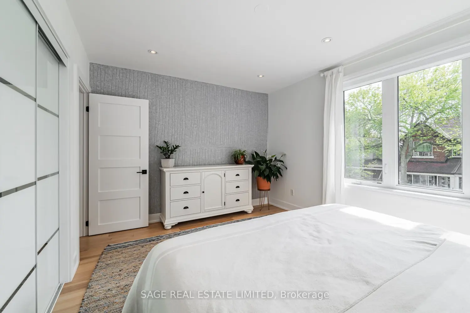 Additional image 4 of 39A Uxbridge Avenue