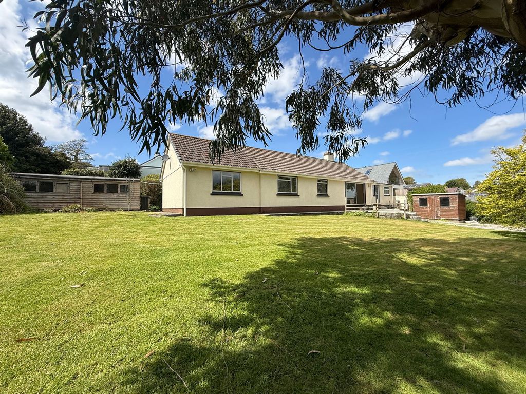 4 bed detached bungalow for saleRoscarrack Close, Falmouth TR11