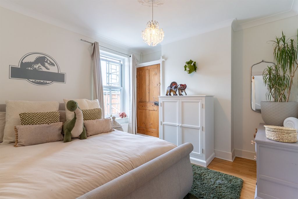 Additional image 11 of 4 bed semi-detached house for saleWhitehill Road, Gravesend DA12