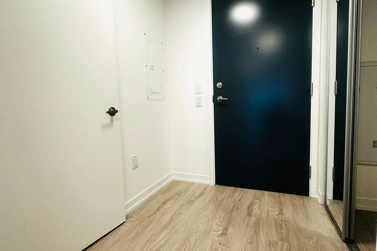 2485 Eglinton Avenue 312 photo 4