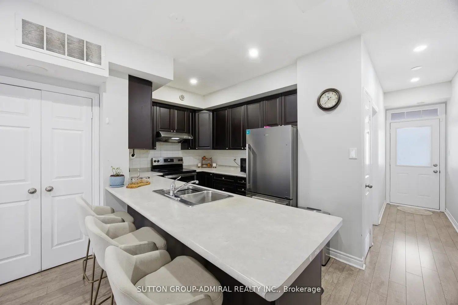 Additional image 10 of 180 Howden Boulevard 56