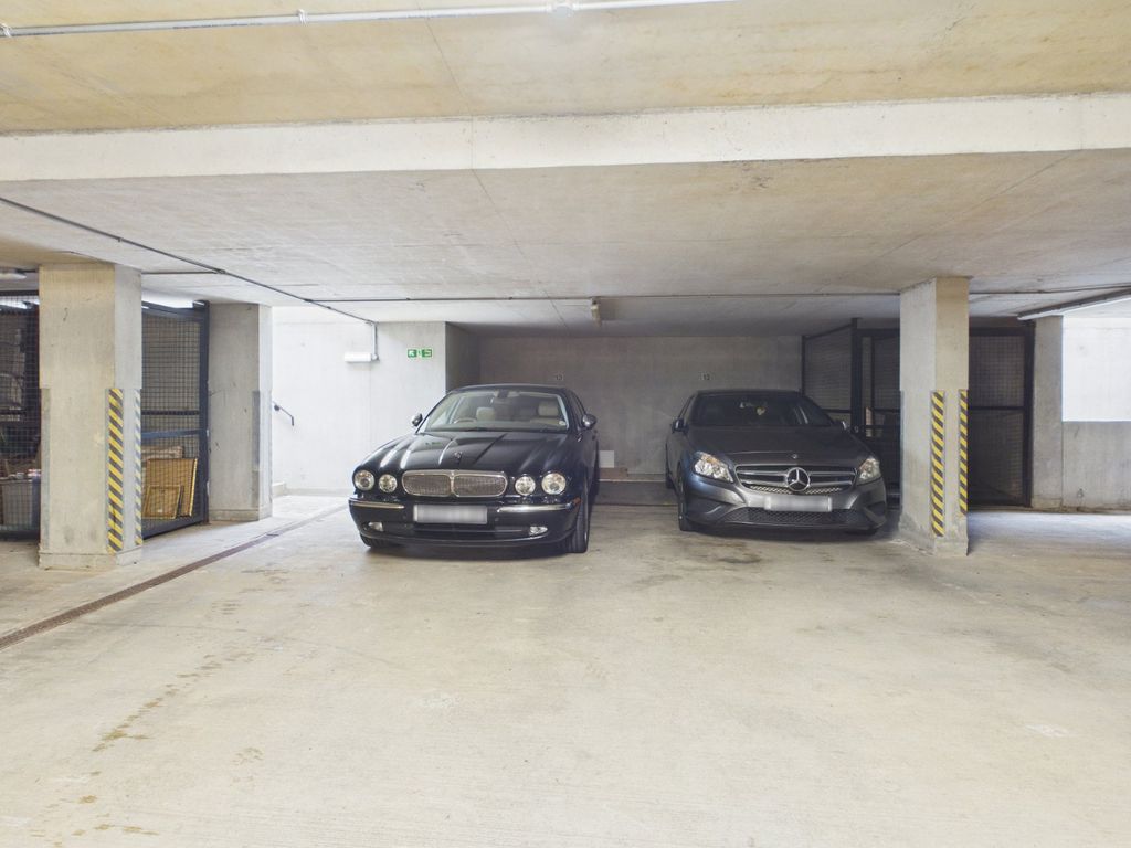 Additional image 10 of 2 bed flat for salePackhorse Road, Gerrards Cross, Buckinghamshire SL9