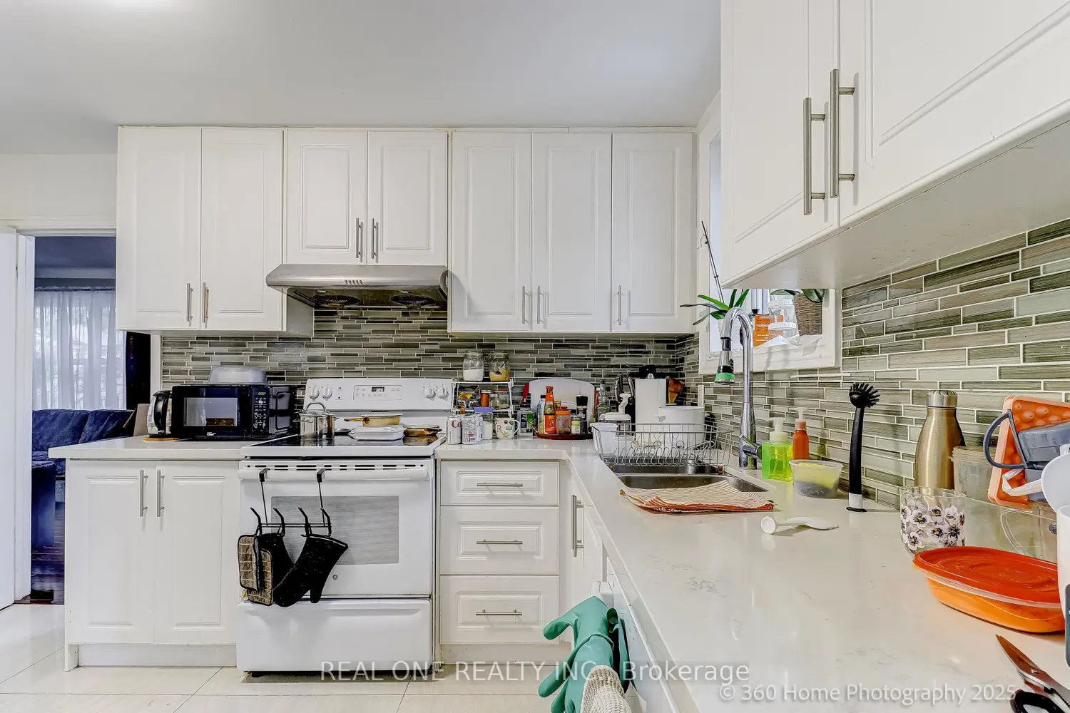 Additional image 10 of 212 Cummer Avenue