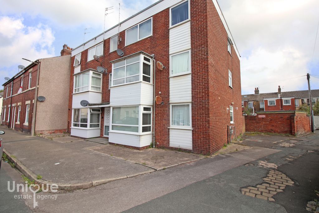 2 bed flat for saleLancaster House, 22 Styan Street, Fleetwood FY7