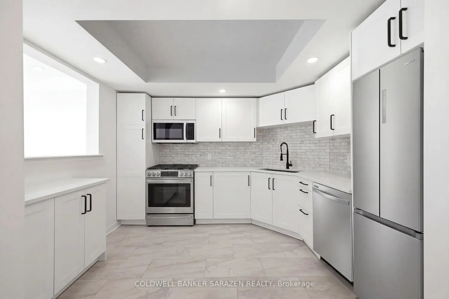 74 Shearer Crescent photo 3