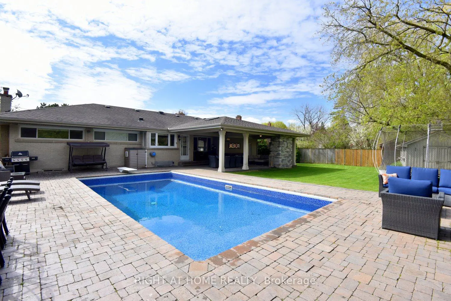 724 Courtland Place photo 3